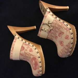 DIOR clogs
